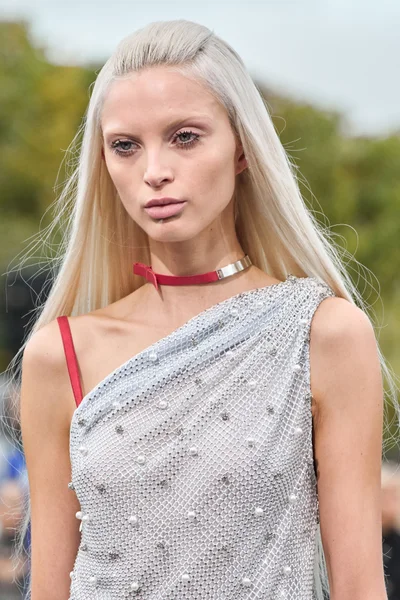 Look 147